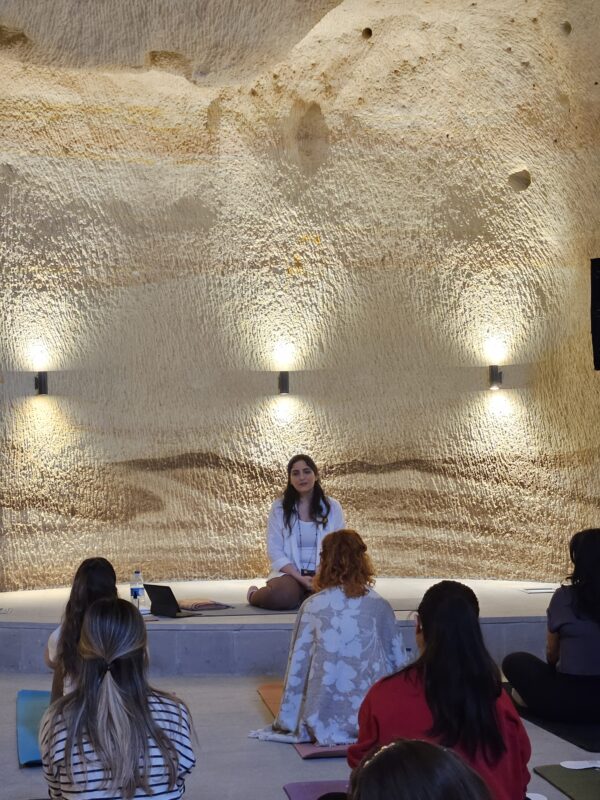 Burcu Atasoy — Yin Yoga Eğitmeni